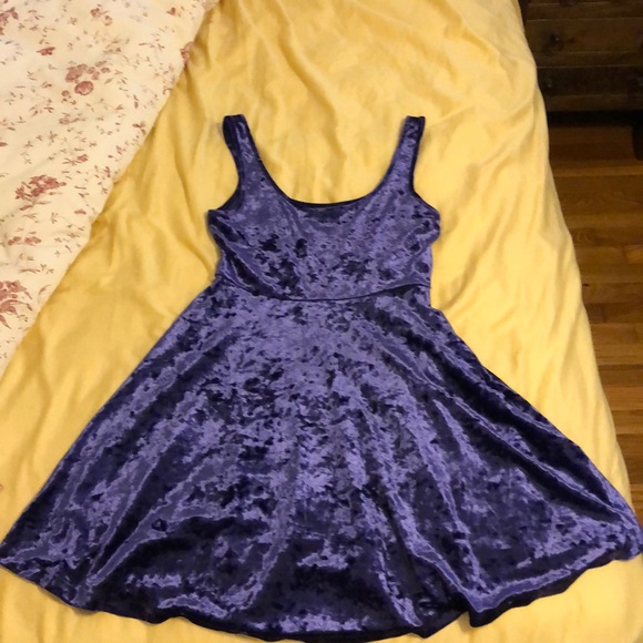 Crushed velvet ballerina dress - Picture 2 of 2